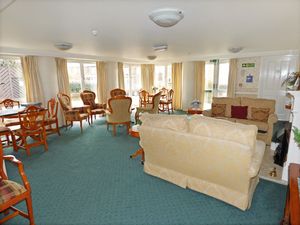 COMMUNAL LOUNGE- click for photo gallery